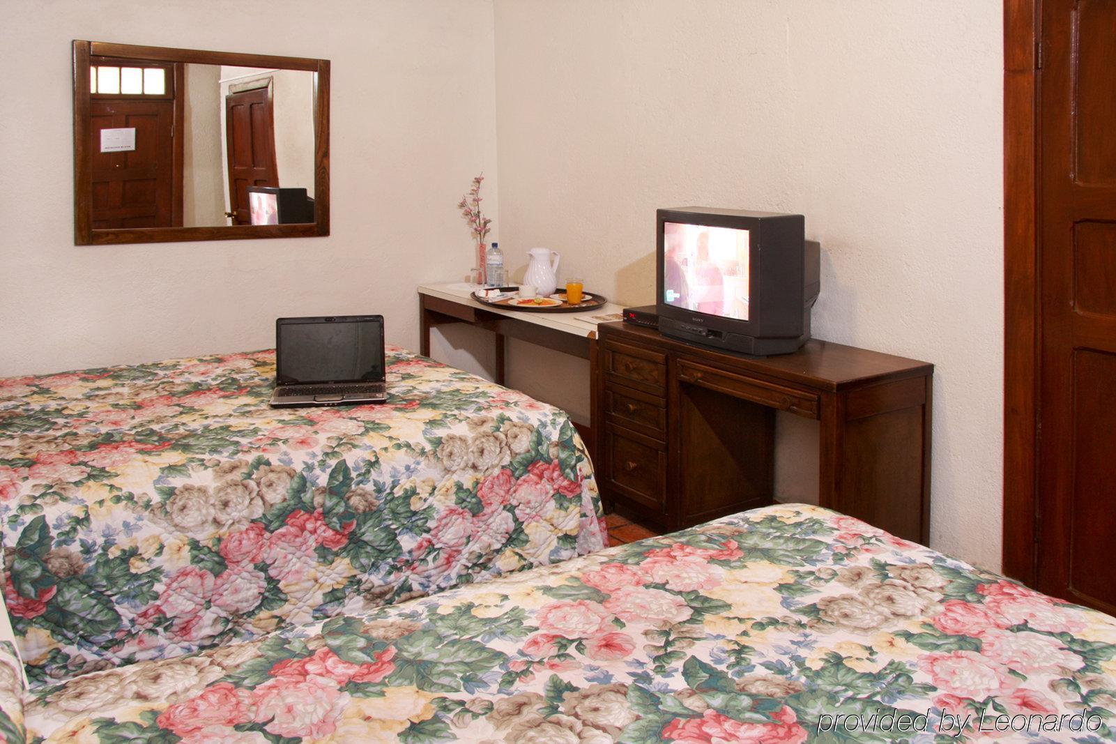 Hotel Urdiñola Saltillo Habitación foto